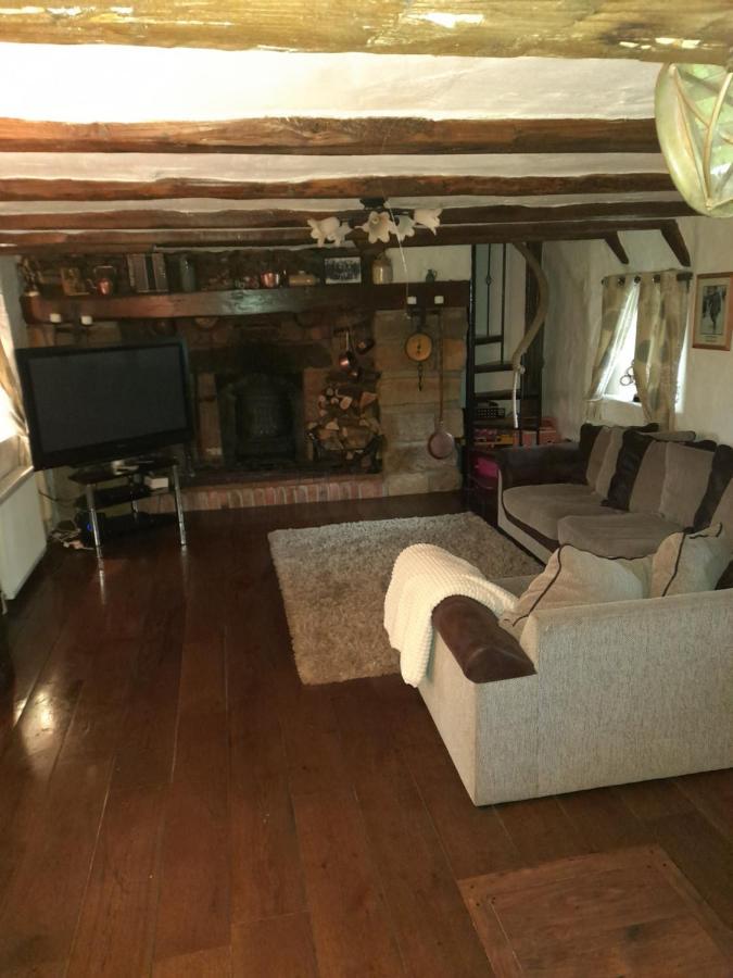 לארה Clarisses Cottage מראה חיצוני תמונה