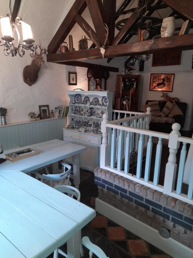 לארה Clarisses Cottage מראה חיצוני תמונה